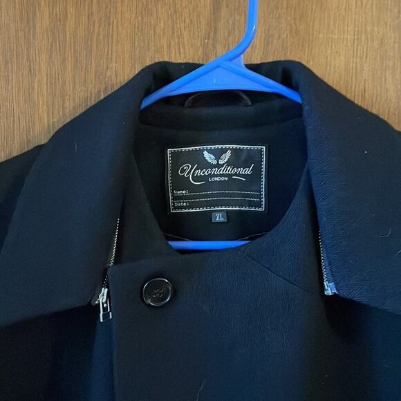 Unconditional London overcoat - Picture 3 of 13
